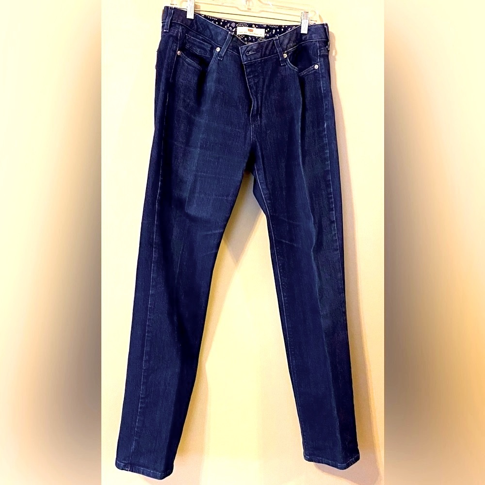 Levi’s denim jeans, 14M, perfect waist, straight leg